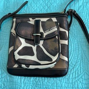 EUC Dooney & Bourke Giraffe Print